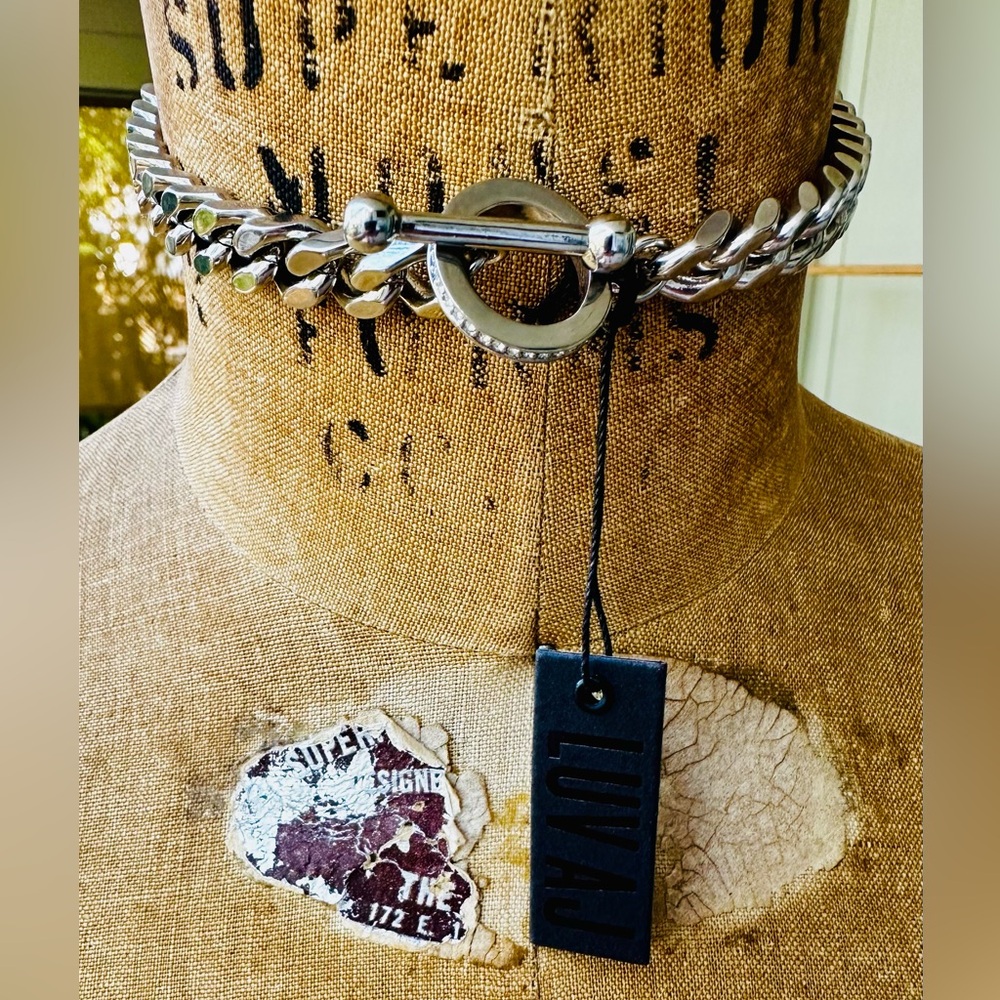 🩶 Luv Aj Choker Curb Chain
Necklace
Pavé & Silver